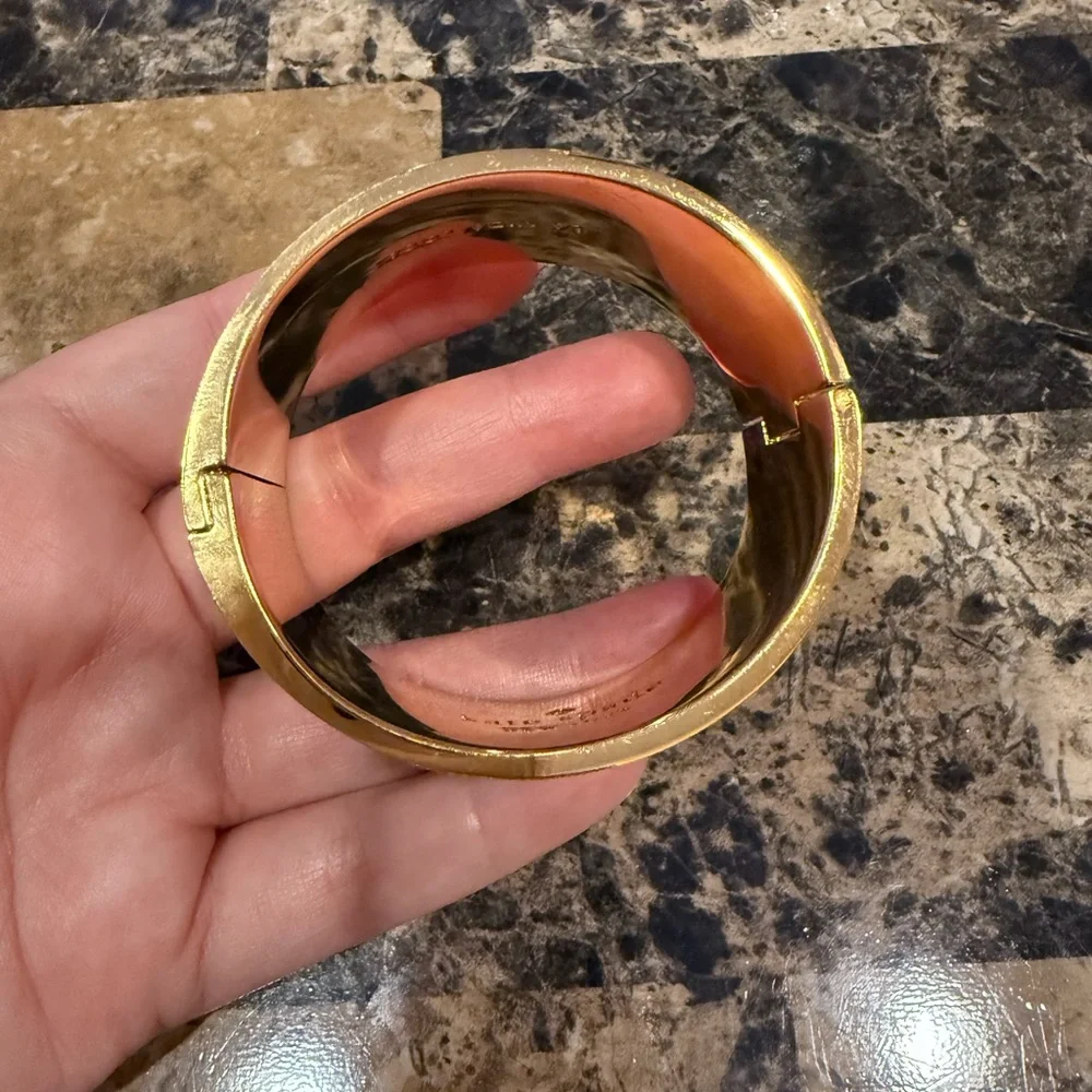 Kate Spade La Vida Loca Hinged Bangle - Picture 3 of 13